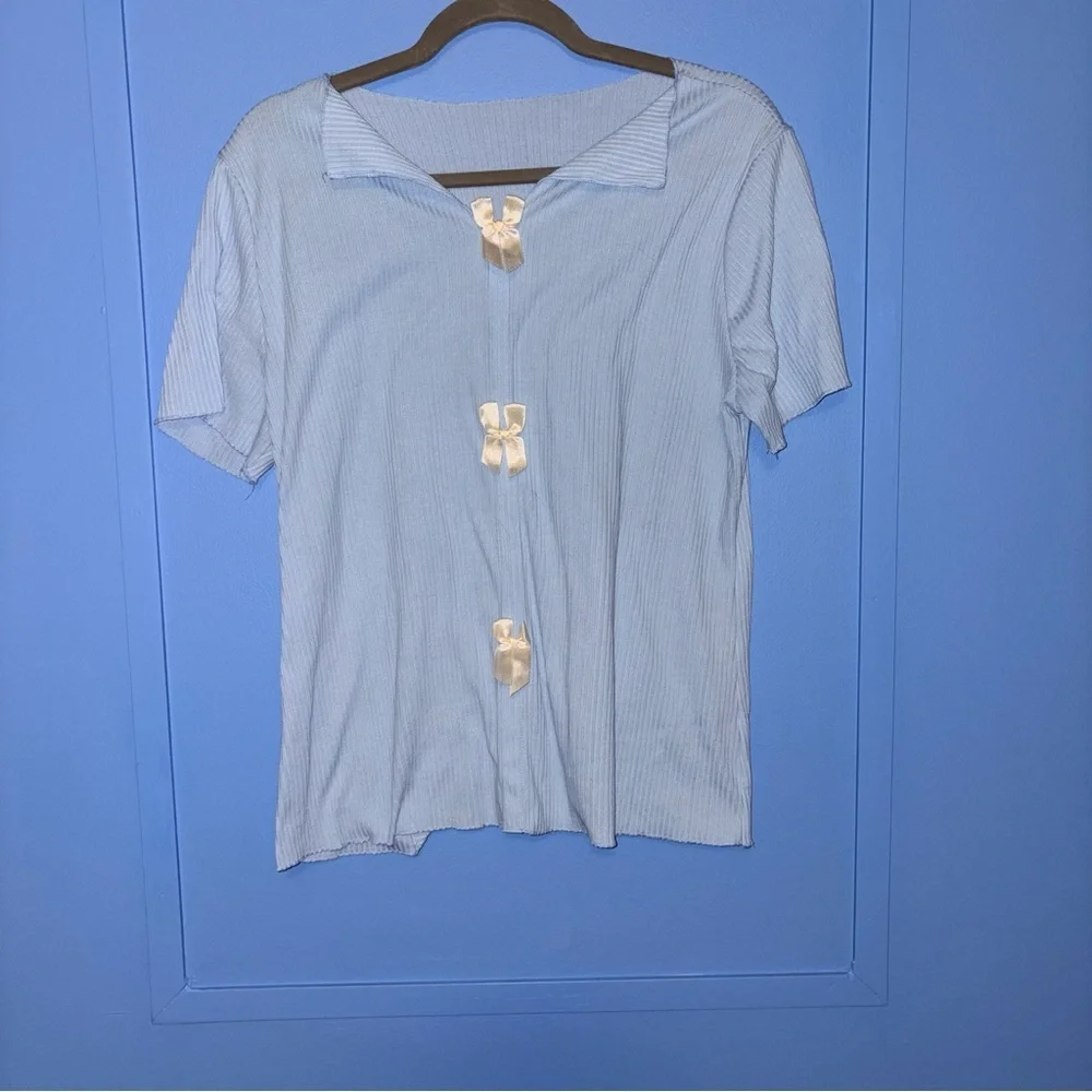 Blue Short Sleeve Top with Ribbon Accents - Women’s Size XL - Picture 1 of 5